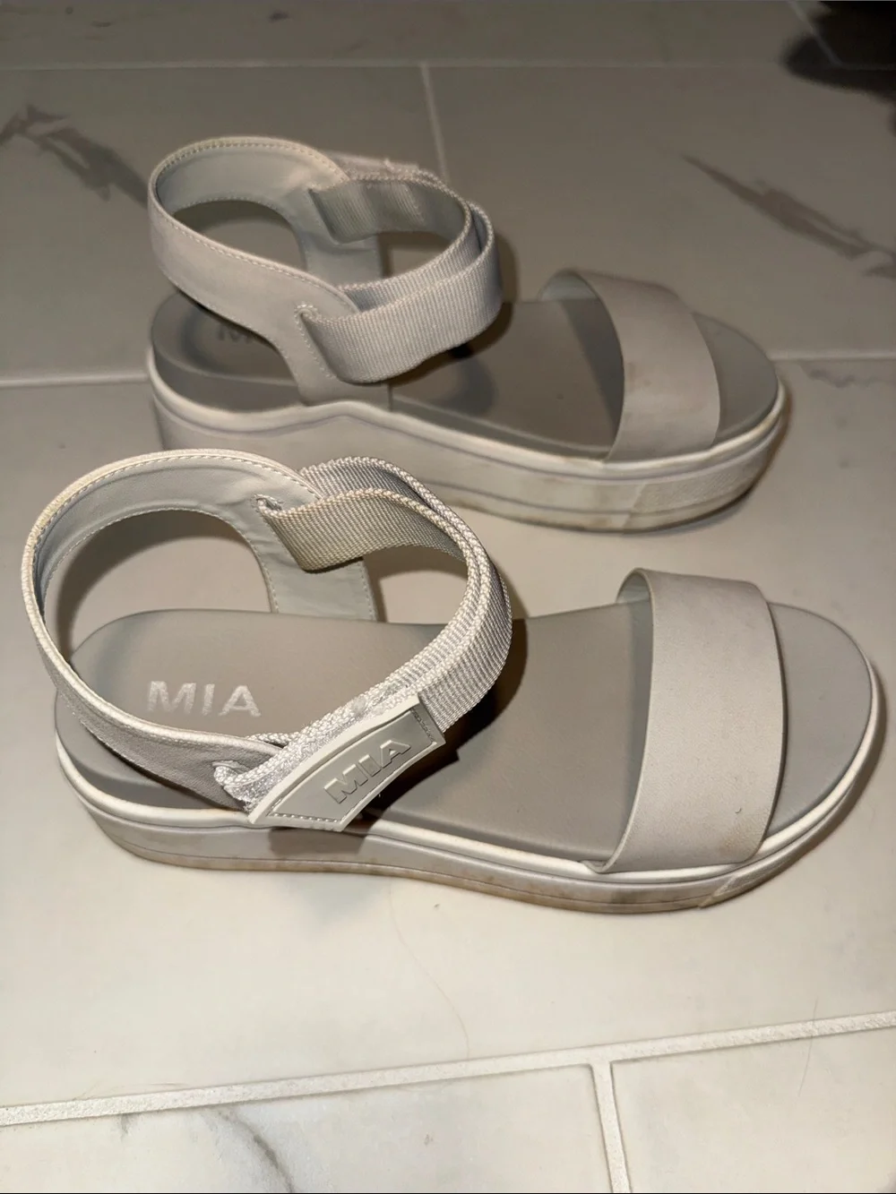 MIA Women’s Grey & White Velcro Ankle-Strap Platform Sandals - Picture 2 of 3